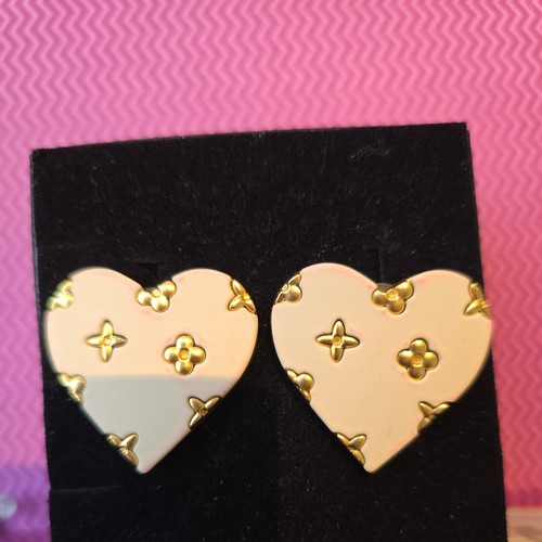 Trendy heart shaped - trendy, stud